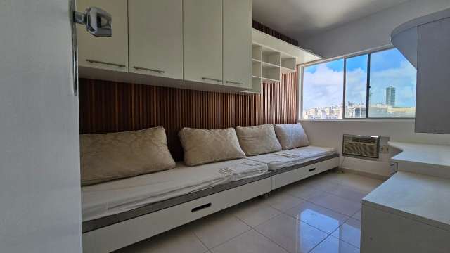 Apartamento na Barra PORTEIRA FECHADA de 2 quartos sendo 1 suíte, 84m² à venda por R$ 490.000,00