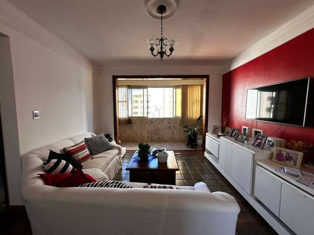 Apartamento em Jardim Apipema de 4 quartos sendo 2 suítes, 194m² à venda por R$ 800.000,00