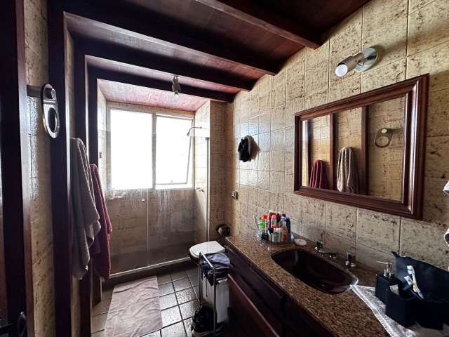 Apartamento em Jardim Apipema de 4 quartos sendo 2 suítes, 194m² à venda por R$ 800.000,00