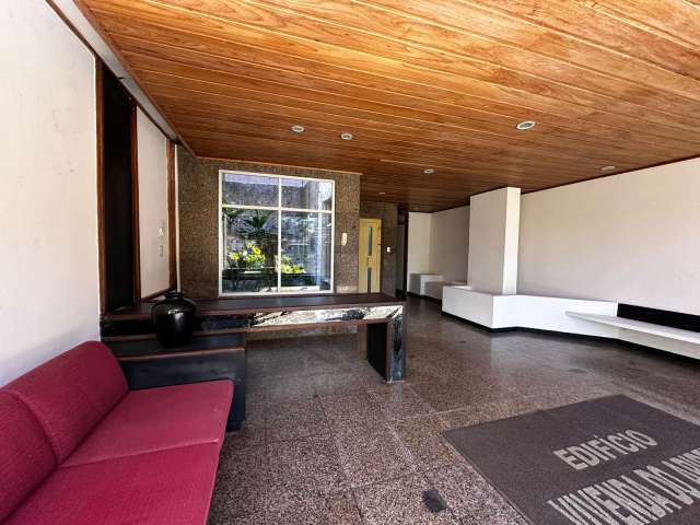 Apartamento em Jardim Apipema de 4 quartos sendo 2 suítes, 194m² à venda por R$ 800.000,00