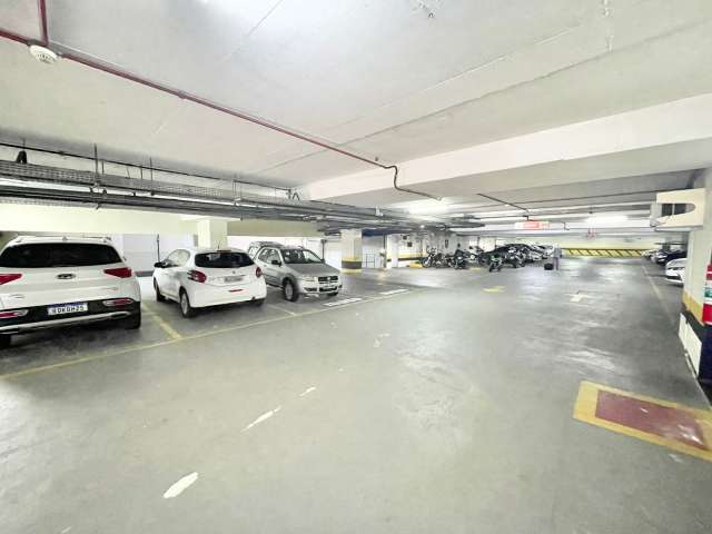 Prédio comercial com lojas e salas com 13.000,00 m² à venda por R$ 67.000.000,00 - Pavimento de Garagem no Subsolo