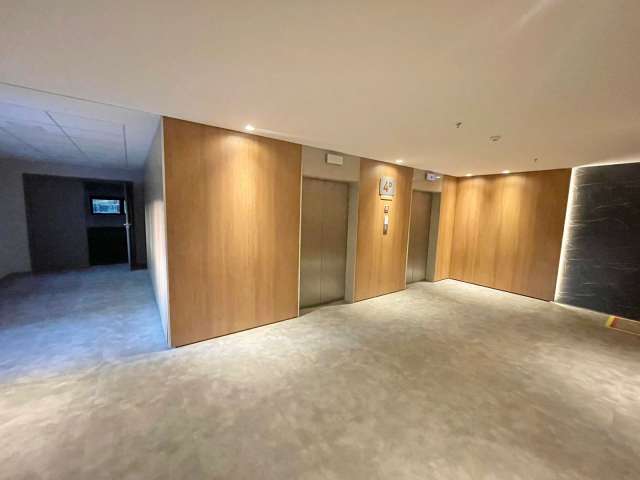 Prédio comercial com lojas e salas com 13.000,00 m² à venda por R$ 67.000.000,00 - Hall de elevadores dos pavimentos tipo