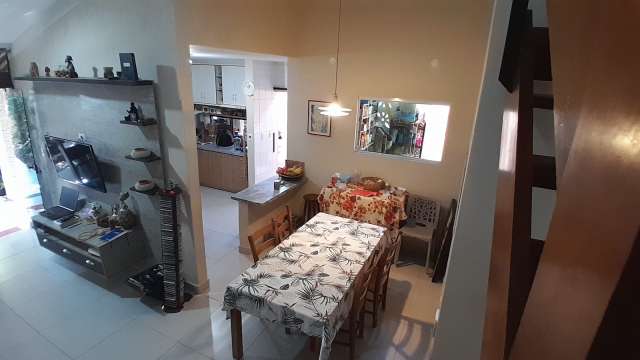 Casa em Itapuã com 5 quartos e 4 suítes, 145m² à venda por R$ 1.200.000,00