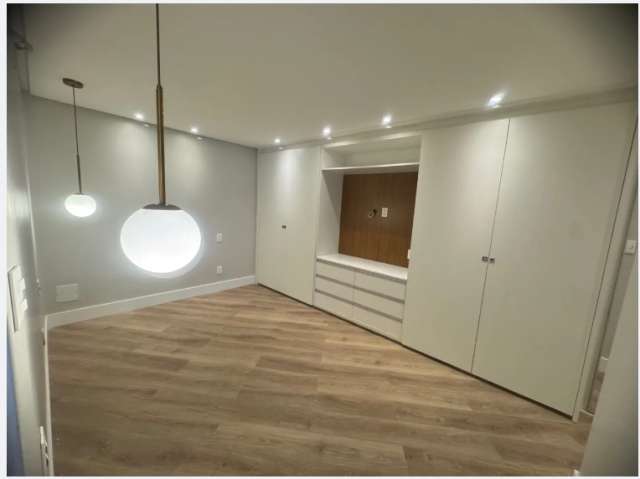 Apartamento em Alphaville I com 2 quartos e 2 suítes, 68m² à venda por R$ 815.000,00