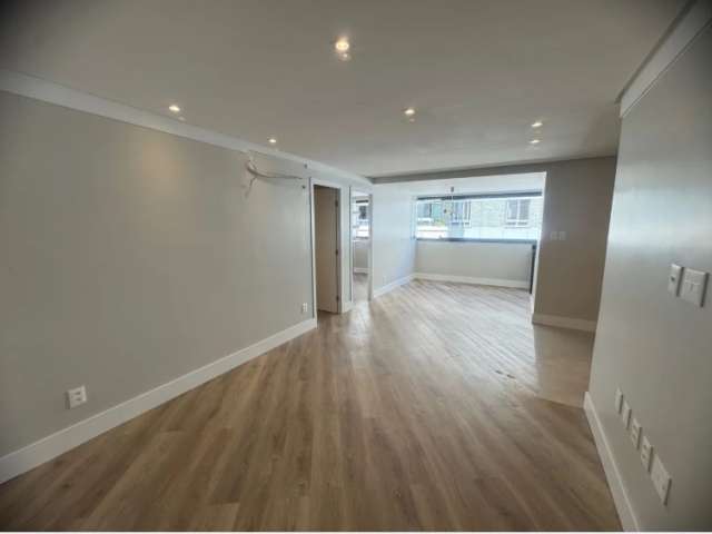 Apartamento em Alphaville I com 2 quartos e 2 suítes, 68m² à venda por R$ 815.000,00