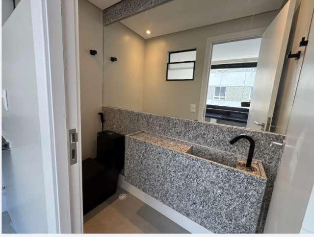 Apartamento em Alphaville I com 2 quartos e 2 suítes, 68m² à venda por R$ 815.000,00