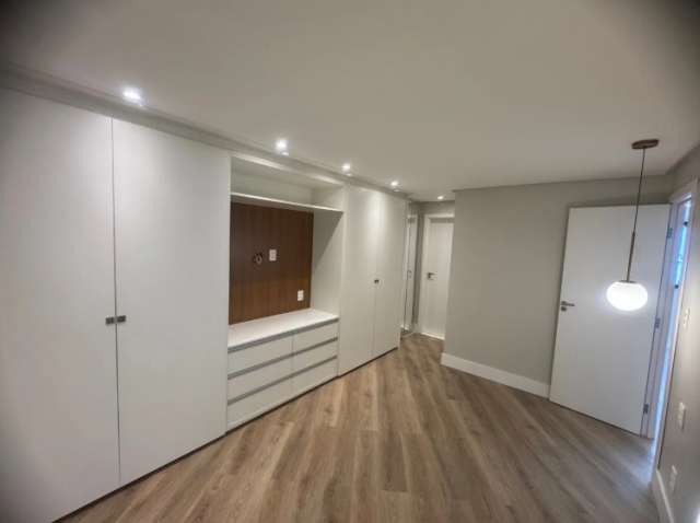 Apartamento em Alphaville I com 2 quartos e 2 suítes, 68m² à venda por R$ 815.000,00