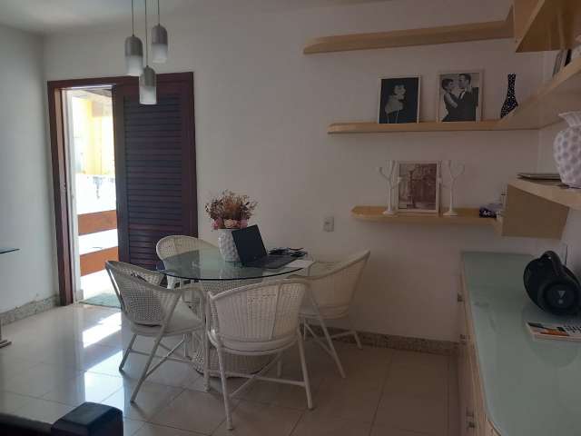 Casa no Itaigara com 3 quartos e 1 suíte, 269m² à venda por R$ 1.850.000,00