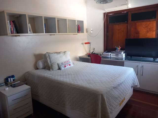 Casa no Itaigara com 3 quartos e 1 suíte, 269m² à venda por R$ 1.850.000,00