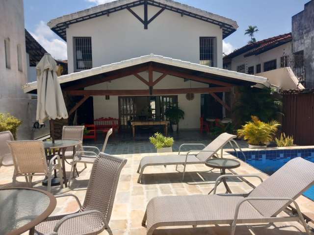 Casa no Itaigara com 3 quartos e 1 suíte, 269m² à venda por R$ 1.850.000,00