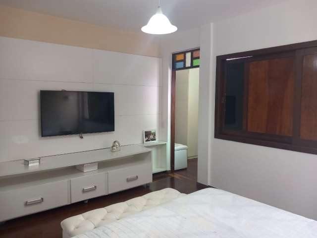 Casa no Itaigara com 3 quartos e 1 suíte, 269m² à venda por R$ 1.850.000,00