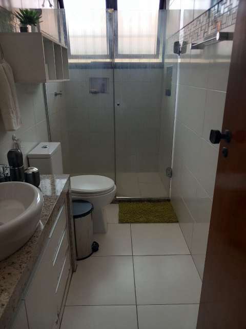Casa no Itaigara com 3 quartos e 1 suíte, 269m² à venda por R$ 1.850.000,00