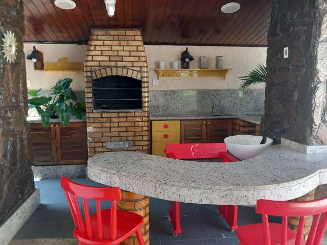 Casa no Itaigara com 3 quartos e 1 suíte, 269m² à venda por R$ 1.850.000,00