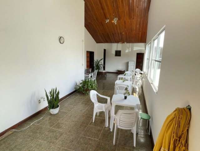 Casa em Piatã com 6 quartos e 4 suítes, 268m² à venda por R$ 800.000,00