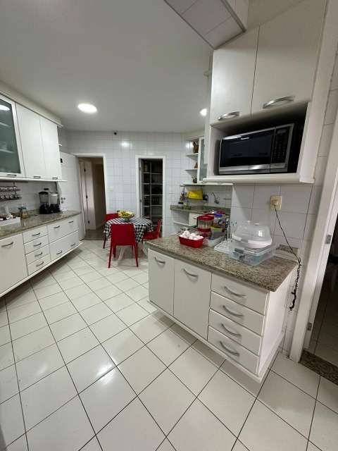 Apartamento com 4 suítes, 255,00 m² para alugar por R$ 7.280,00 - Horto Florestal- Salvador/BA. 