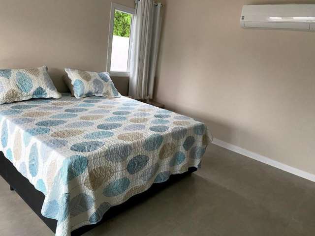 Casa em Guarajuba com 6 suítes, 422m² à venda por R$ 3.750.000,00