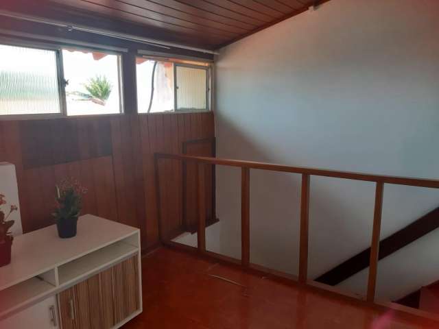 Casa em Itapuã com 3 quartos, 107m² à venda por R$ 550.000,00