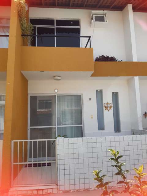 Casa em Itapuã com 3 quartos, 107m² à venda por R$ 550.000,00