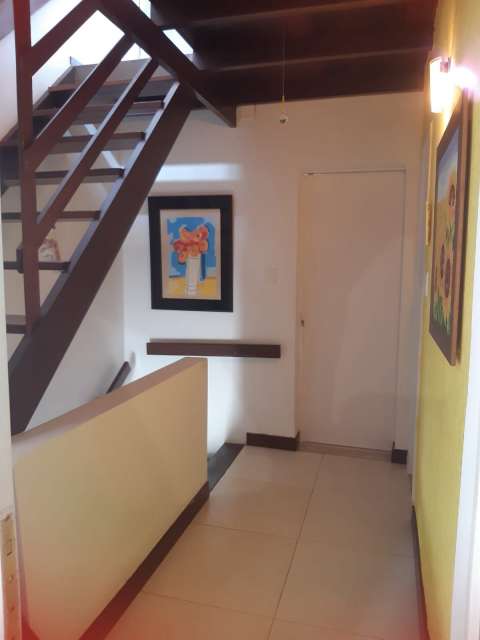 Casa em Itapuã com 3 quartos, 107m² à venda por R$ 550.000,00