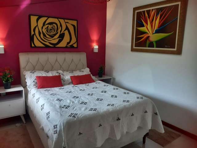Casa em Itapuã com 3 quartos, 107m² à venda por R$ 550.000,00