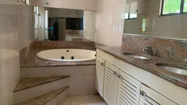 Casa em Jaguaribe com 4 quartos e 2 suítes, 305m² à venda por R$ 2.650.000,00