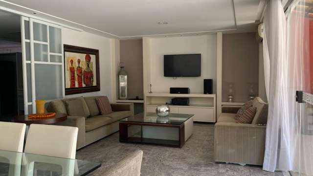 Casa em Jaguaribe com 4 quartos e 2 suítes, 305m² à venda por R$ 2.650.000,00