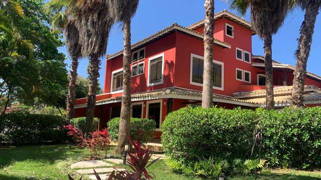 Casa em Jaguaribe com 4 quartos e 2 suítes, 305m² à venda por R$ 2.650.000,00
