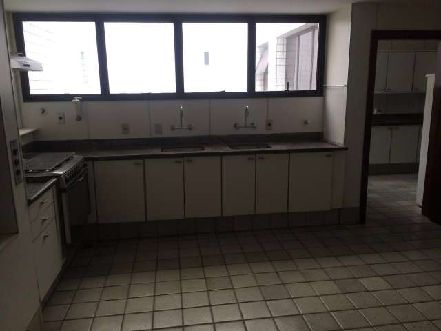 Apartamento com 4 suítes, 690,00 m² para alugar por R$ 8.700,00 Rio Vermelho, Salvador/BA.
