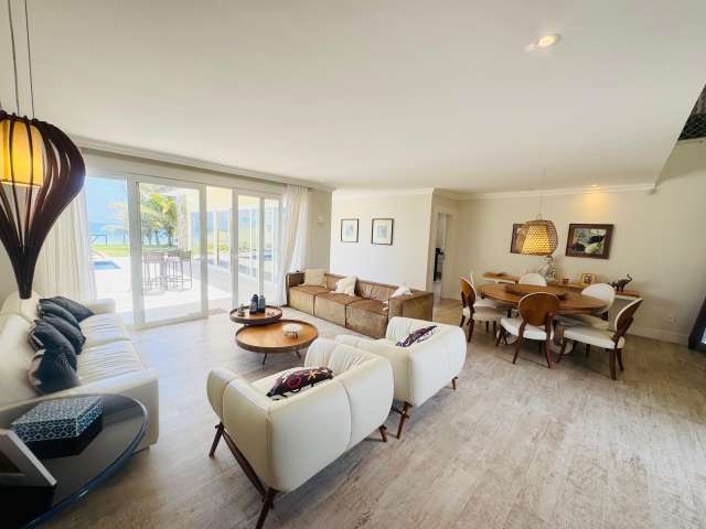 Casa PÉ NA AREIA em Jacuípe PORTEIRA FECHADA com 5 suítes, 485m² à venda por R$ 3.500.000,00