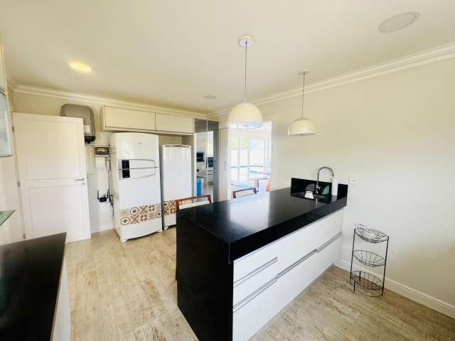 Casa PÉ NA AREIA em Jacuípe PORTEIRA FECHADA com 5 suítes, 485m² à venda por R$ 3.500.000,00