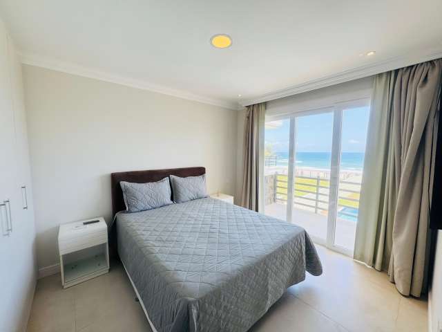 Casa PÉ NA AREIA em Jacuípe PORTEIRA FECHADA com 5 suítes, 485m² à venda por R$ 3.500.000,00