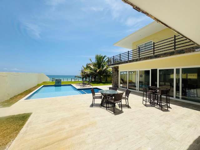 Casa PÉ NA AREIA em Jacuípe PORTEIRA FECHADA com 5 suítes, 485m² à venda por R$ 3.500.000,00