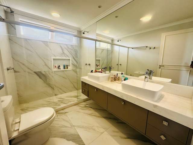 Casa PÉ NA AREIA em Jacuípe PORTEIRA FECHADA com 5 suítes, 485m² à venda por R$ 3.500.000,00