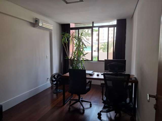 Apartamento na Barra PORTEIRA FECHADA com 3 quartos e 1 suíte, 240m² à venda por R$ 1.590.000,00