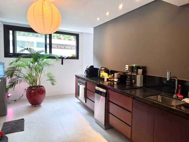 Apartamento na Barra PORTEIRA FECHADA com 3 quartos e 1 suíte, 240m² à venda por R$ 1.590.000,00