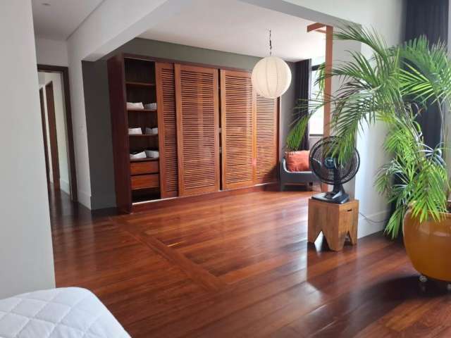 Apartamento na Barra PORTEIRA FECHADA com 3 quartos e 1 suíte, 240m² à venda por R$ 1.590.000,00