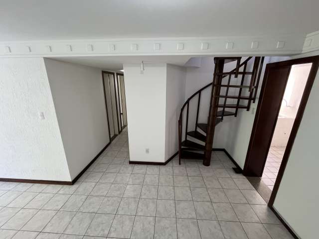 Cobertura no Rio Vermelho com 3 quartos sendo 2 suítes, 170m² à venda por R$ 520.000,00