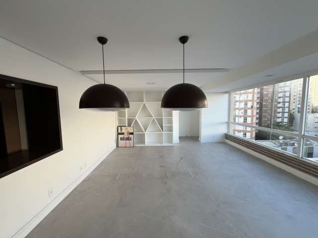Apartamento na Pituba com 2 quartos e 1 suíte, 136m² à venda por R$ 700.000,00