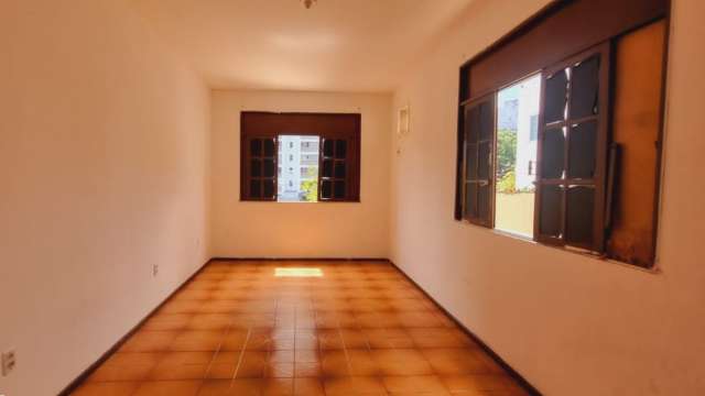 Casa na Federação com 6 quartos e 3 suítes, 234m² à venda por R$ 1.300.000,00