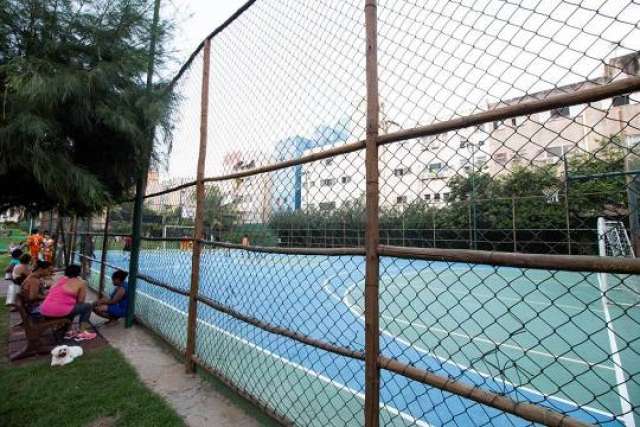 Apartamento na Pituba Ville com 4 quartos e 1 suíte, 100m² à venda por R$ 950.000,00