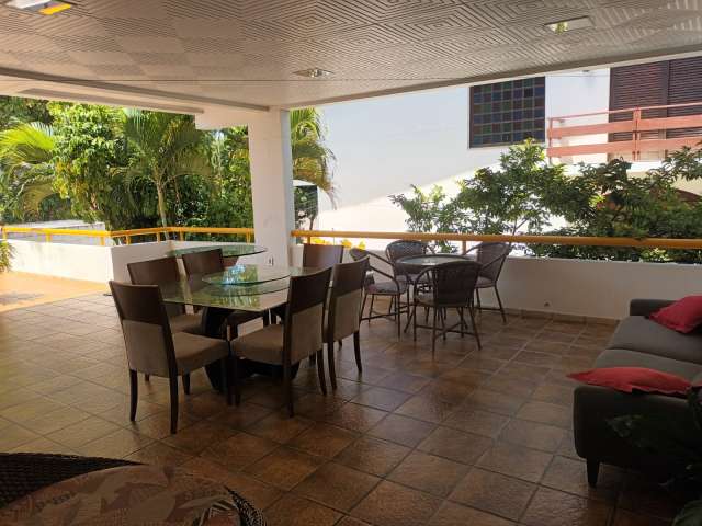 Casa no Itaigara PORTEIRA FECHADA com 5 quartos e 1 suíte, 498m² à venda por R$ 2.500.000,00