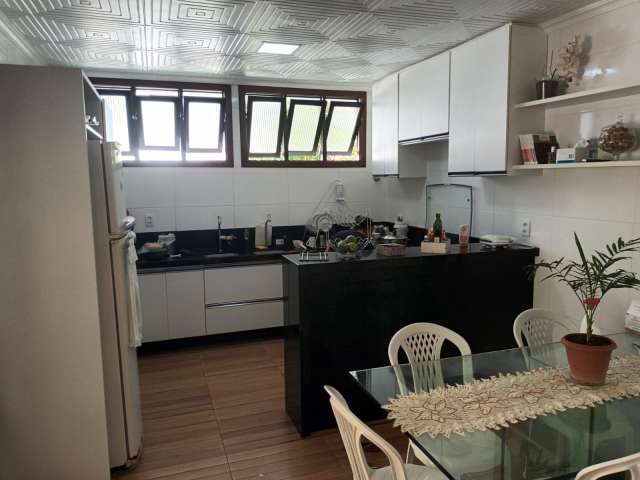 Casa no Itaigara PORTEIRA FECHADA com 5 quartos e 1 suíte, 498m² à venda por R$ 2.500.000,00
