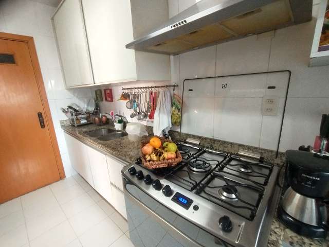 Apartamento na Pituba com 3 suítes, 132m² à venda por R$ 1.200.000,00