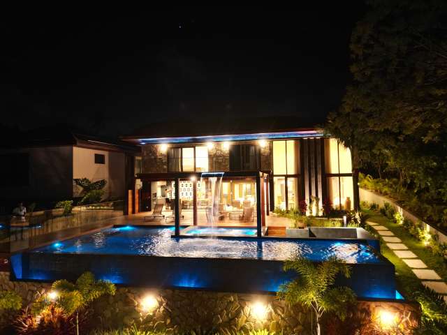 Casa em Praia do Forte PORTEIRA FECHADA com 6 suítes, 760m² à venda por R$ 11.000.000,00