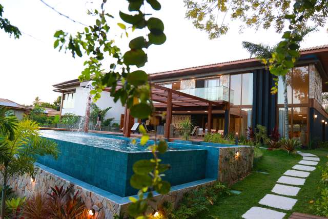 Casa em Praia do Forte PORTEIRA FECHADA com 6 suítes, 760m² à venda por R$ 11.000.000,00