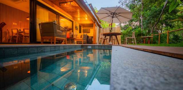 Casa na Praia do Forte PORTEIRA FECHADA com 3 suítes, 115m² à venda por R$ 2.700.000,00