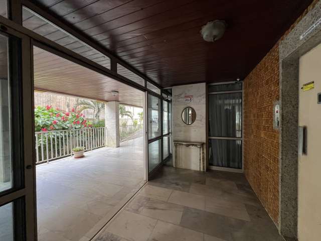 Apartamento em Nazaré com 3 quartos e 1 suíte, 163m² à venda por R$ 390.000,00