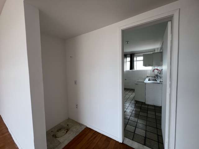 Apartamento em Nazaré com 3 quartos e 1 suíte, 163m² à venda por R$ 390.000,00