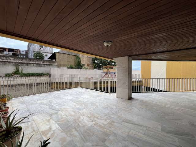 Apartamento em Nazaré com 3 quartos e 1 suíte, 163m² à venda por R$ 390.000,00