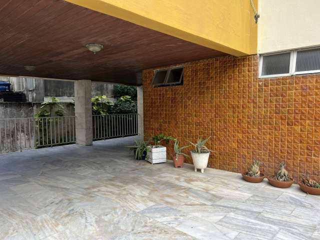 Apartamento em Nazaré com 3 quartos e 1 suíte, 163m² à venda por R$ 390.000,00